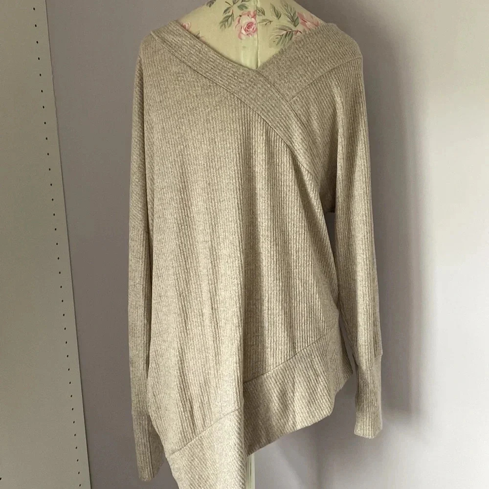 Stella & Dot double v sweater size small - Picture 7 of 13
